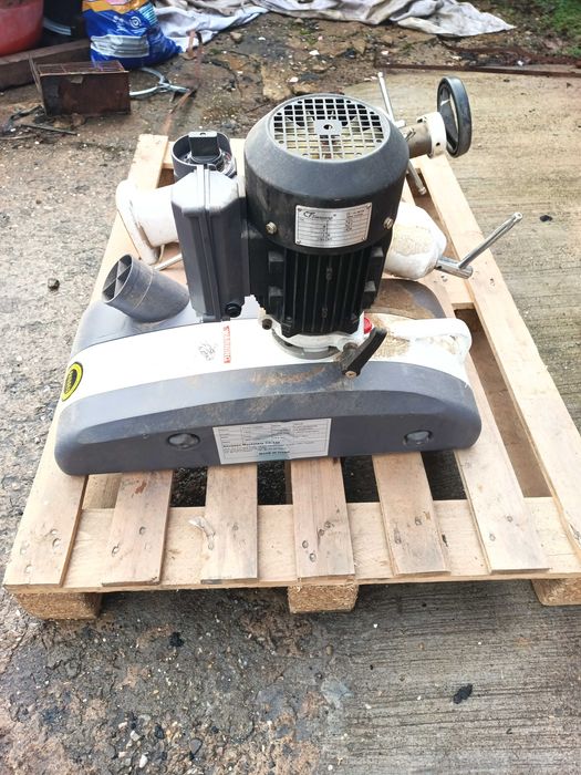 Avans mecanic pt tamplarie freza sau abrich