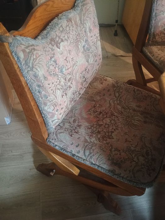 Set Masă extensibila din lemn Masiv pt sufragerie + 6 scaune tapițate