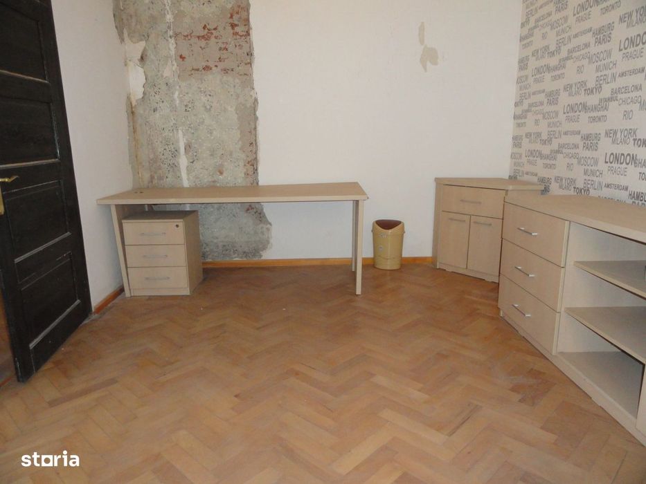 Spatiu comercial 79 mp acces stradal zona centrala langa Hotel Anirok