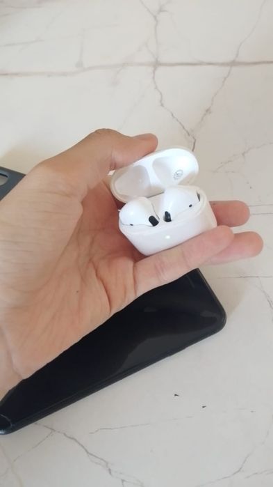 Iphone SE 2rd gen + airpods
