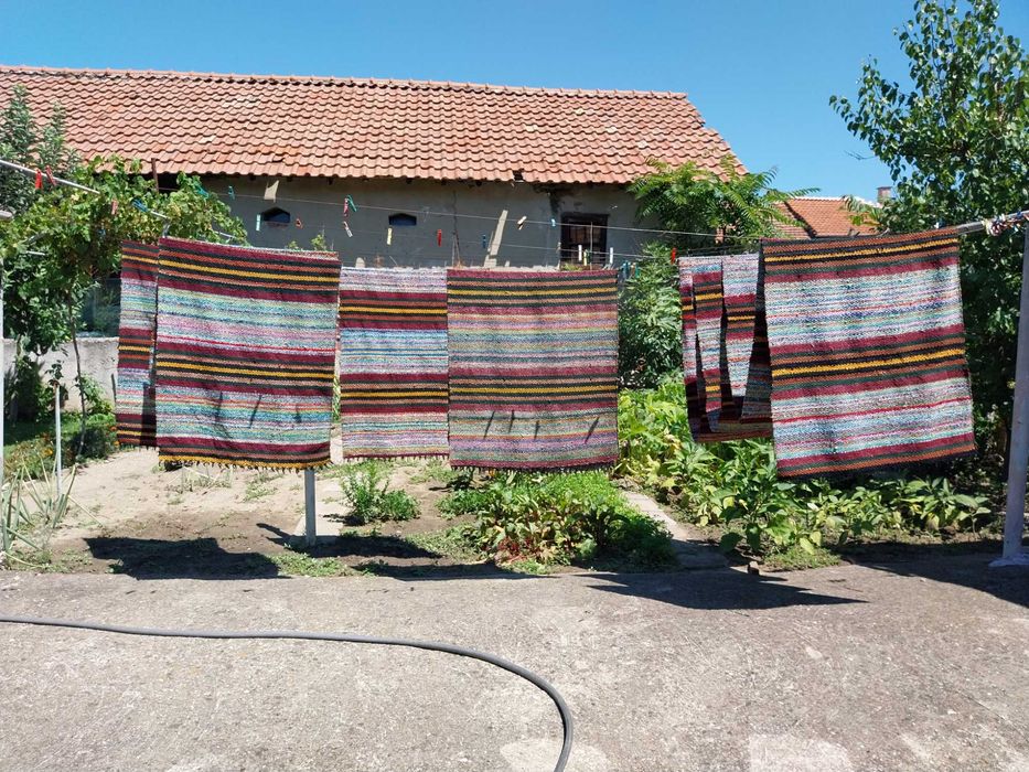 Тъкани пътеки – битов стил