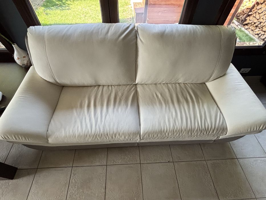 2 canapele de piele alba