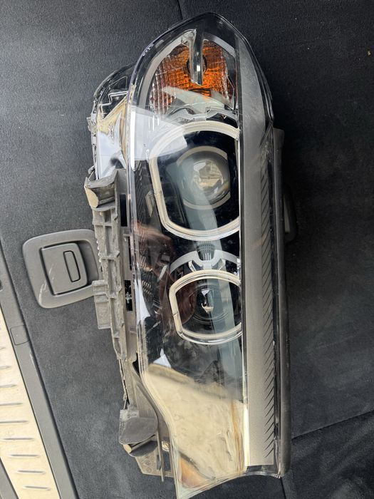 БМВ 530 Г30 фар десен лед