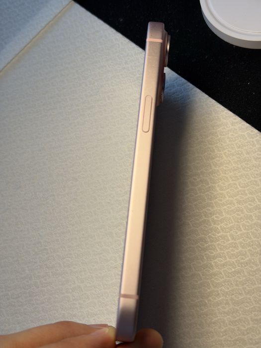 iPhone 15 Pink - Ideal pentru Piese