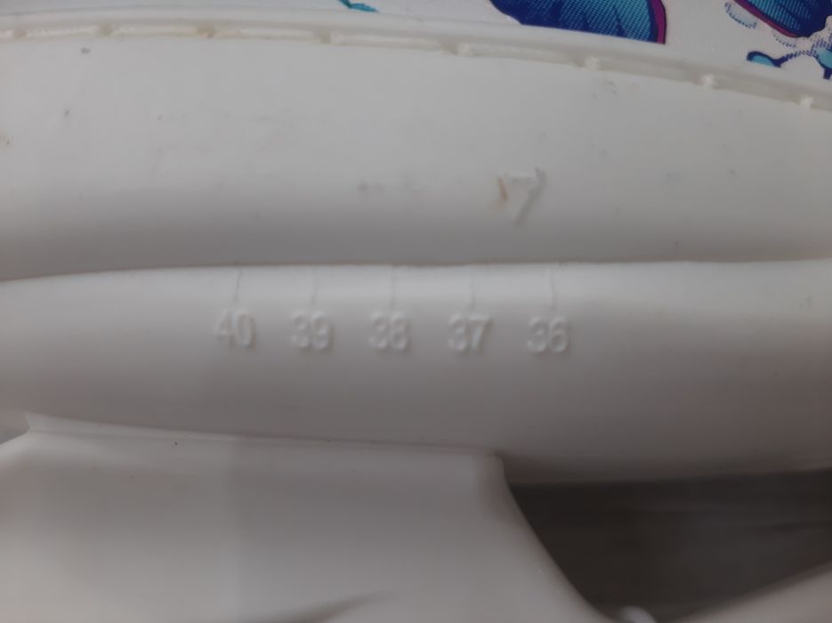 Коньки для девочки.