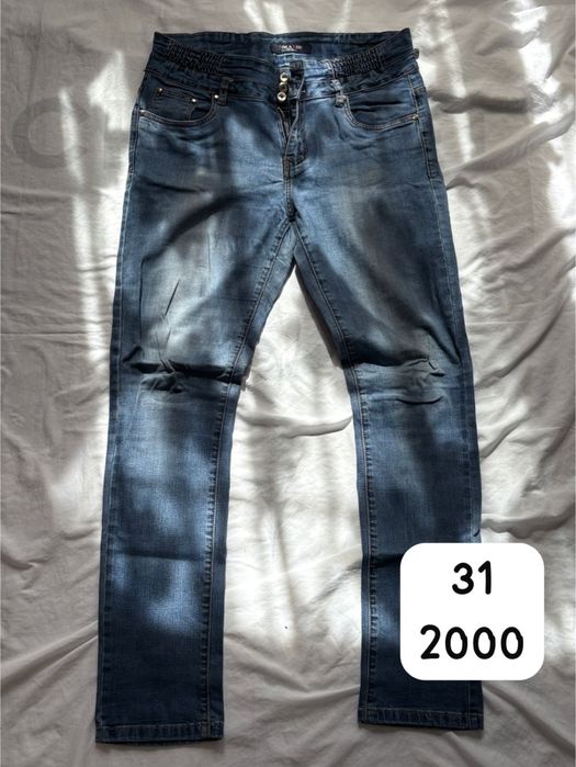 продажа джинс по 2000