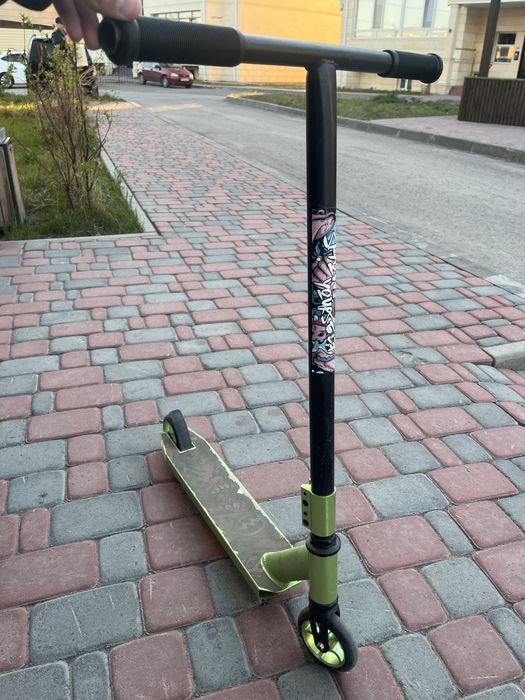 Продается самокат трюковой