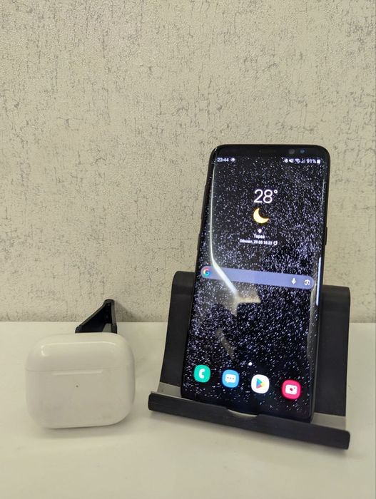 Samsung s8        .