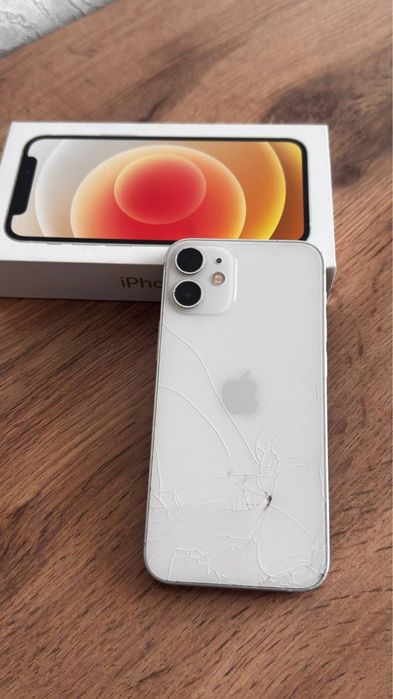 Продам Iphone 12 mini