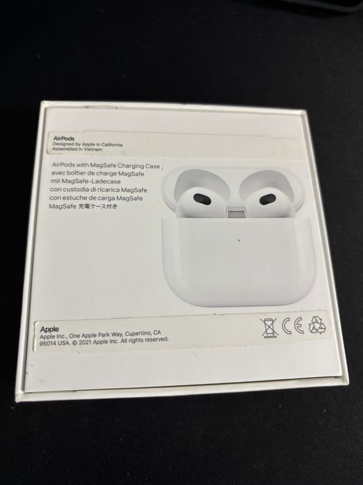 Продам Airpods 3