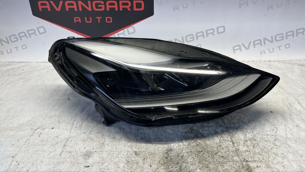 2 броя Десен LED фар Tesla Model 3/Y 2019-