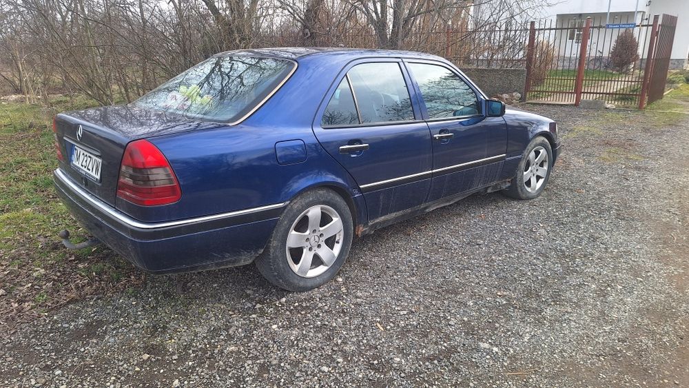 Vând Mercedes C180 benzina +gaz