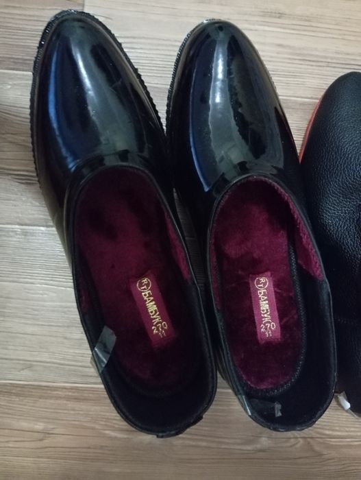 Галош и мәсі (ичиги/кожаная обувь)