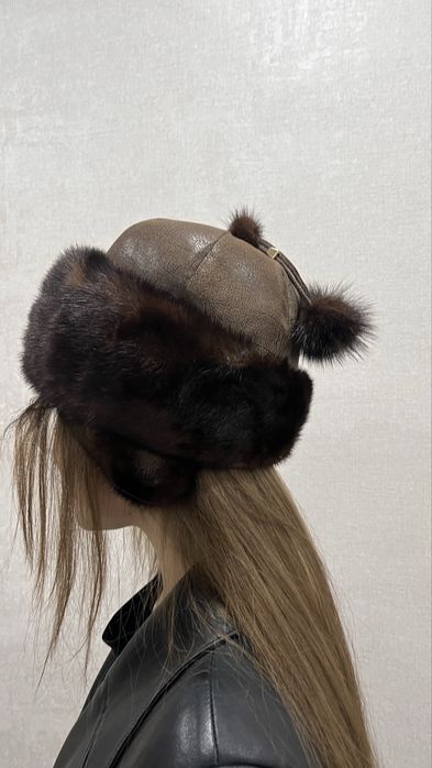 Норковое шапка кобинация кожа