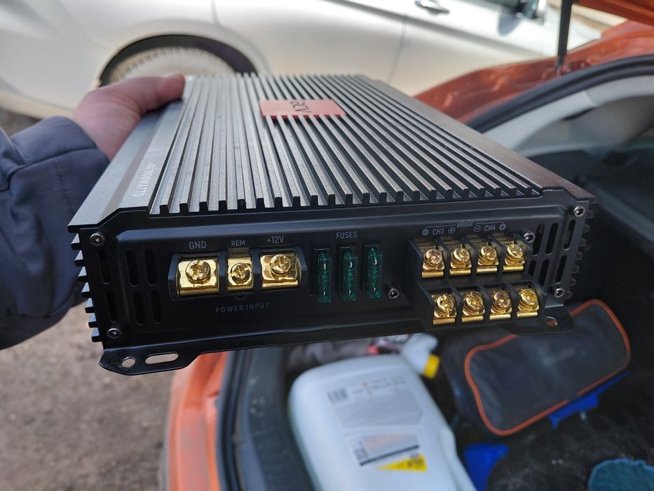 Продам 4х канальный усилитель