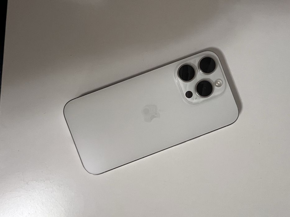 iPhone 15 pro white 256