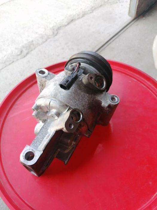 Compresor AC Dacia Logan motor 1.0