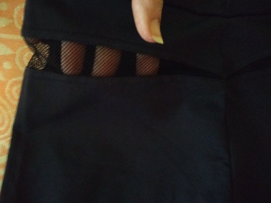 Отдам спортивные эластичные шорты