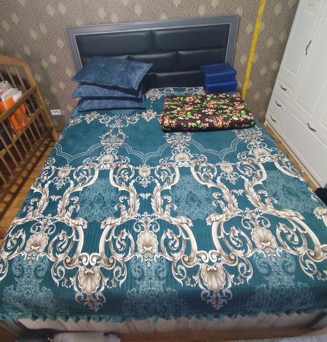 Двухспальная кровать