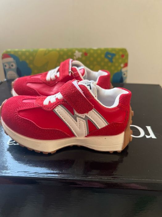 Детский  и взрослый  кроссовки