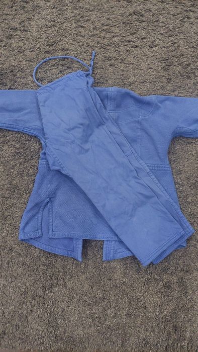 Продам кимоно в отличном состоянии