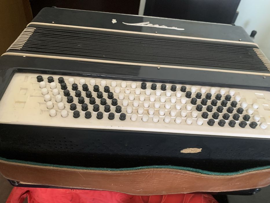 Продам баян «мечта»