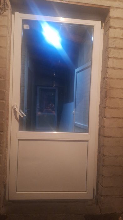 Срочно! Пластиковые двери торг