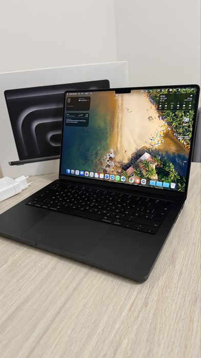 Macbook pro m3 pro. 18/512. 14”