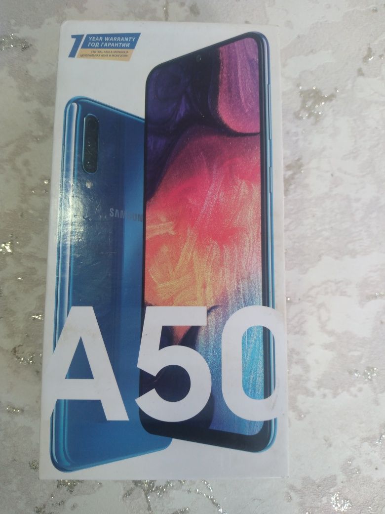 Samsung Galaxy A50 4/64GB: 550 000 сум - Мобильные телефоны Янгиарык на Olx