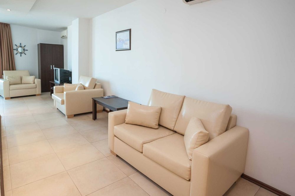 Продава се Едностаен апартамент в Балчик - 70 кв.м за 1000 €/кв.м - Снимка #3