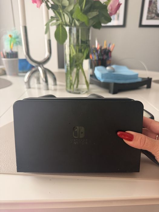 Vand Nintendo switch  folosit o data