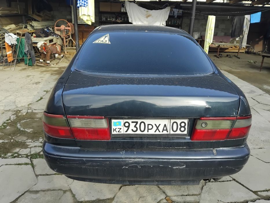 Тойота Карина е 1996