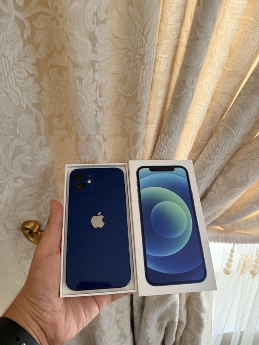 iPhone 12/128Gb - В отличном состоянии