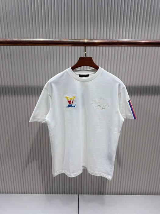 Oferta!! Tricou LV.Model superb și rar.Calitate luxury.Toate mărimile