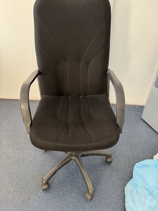 Кресло стул черный