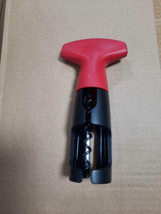 Штопор. очень прост в использовании