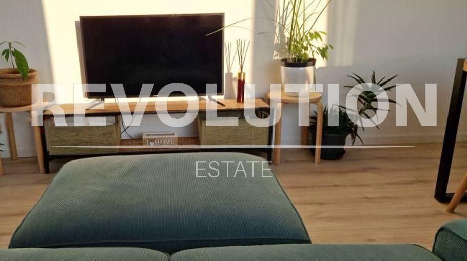 Дава се под наем Двустаен апартамент в Варна, Чайка - 65 кв.м за 797.64 € - Снимка #2