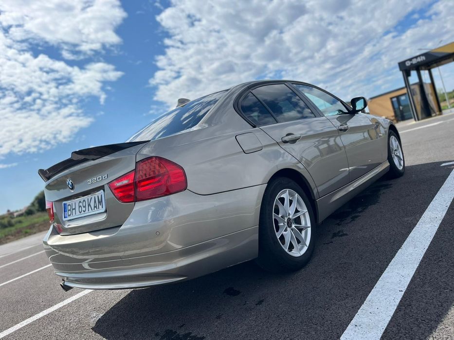 Bmw 320d. E90 facelift 2010