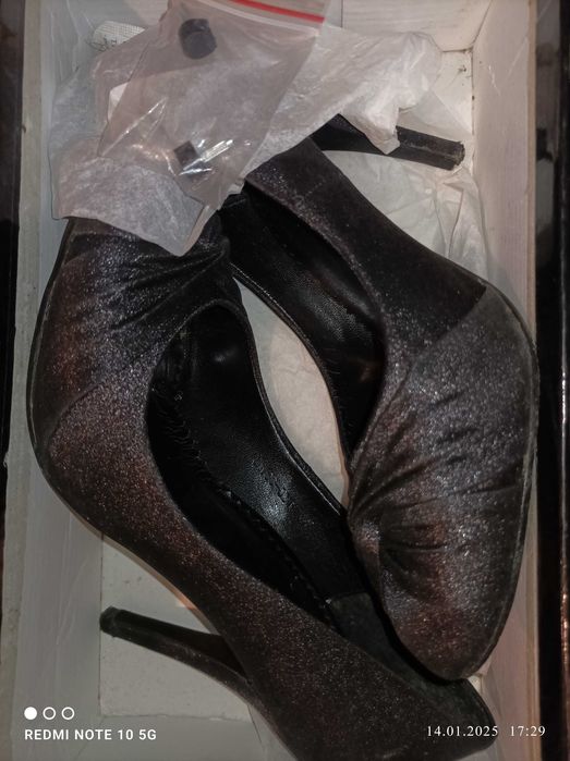 Сатенени обувки Tendenz