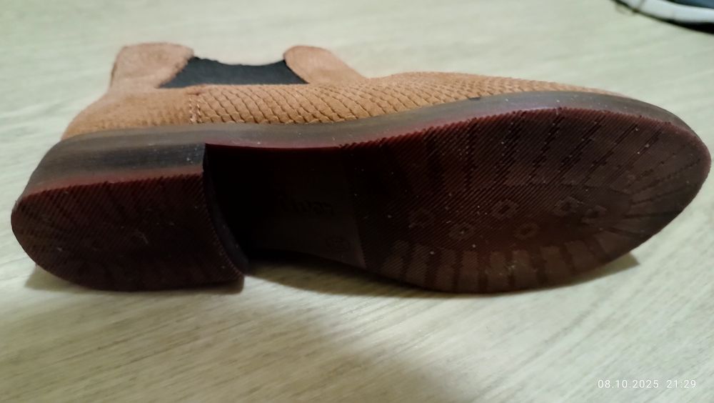 Продам полуботинки весна - осень.