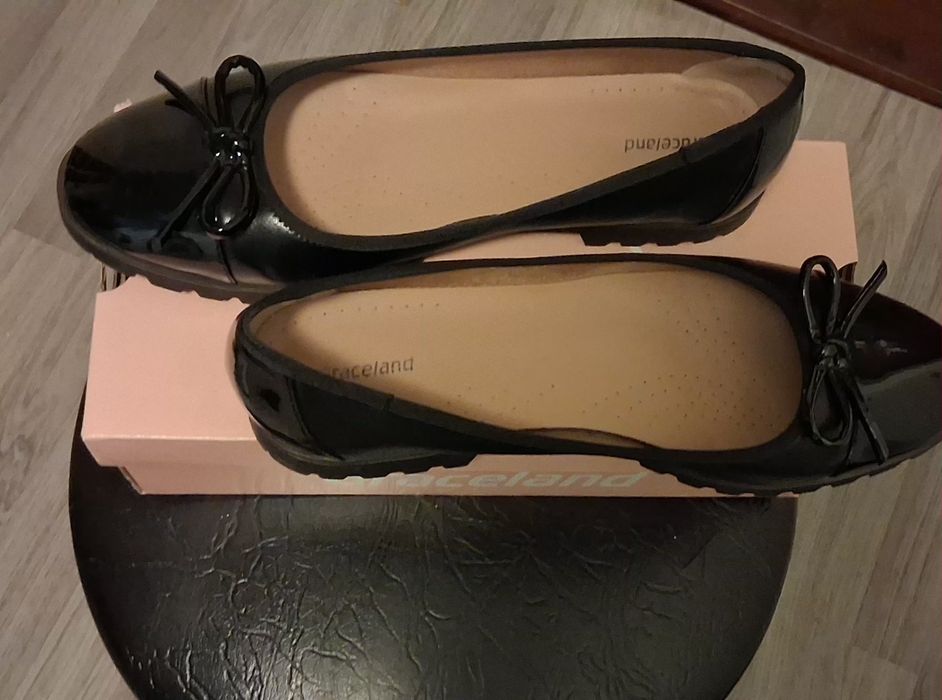Vând balerini din piele mărimea 40