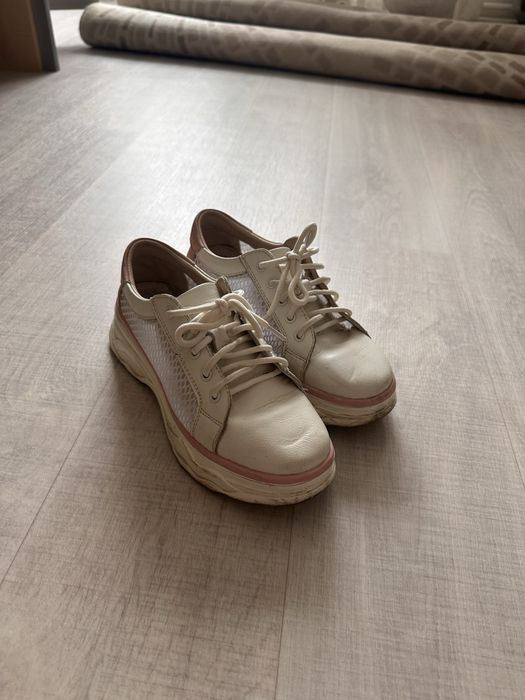 Кроссовки доя девочек