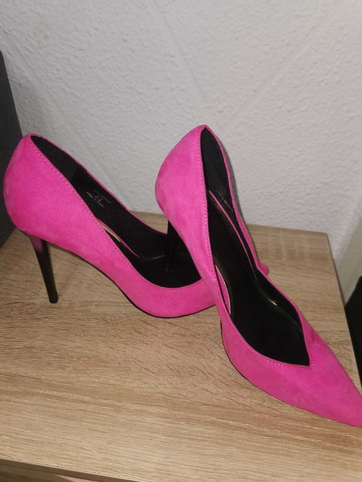 Pantofi stiletto