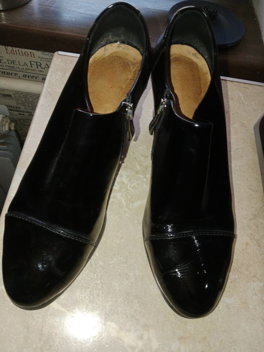 Красивый, удобный каблук. Зимний и осенний. В хорошем состоянии