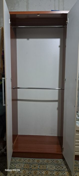 Мебель и столь с стулями