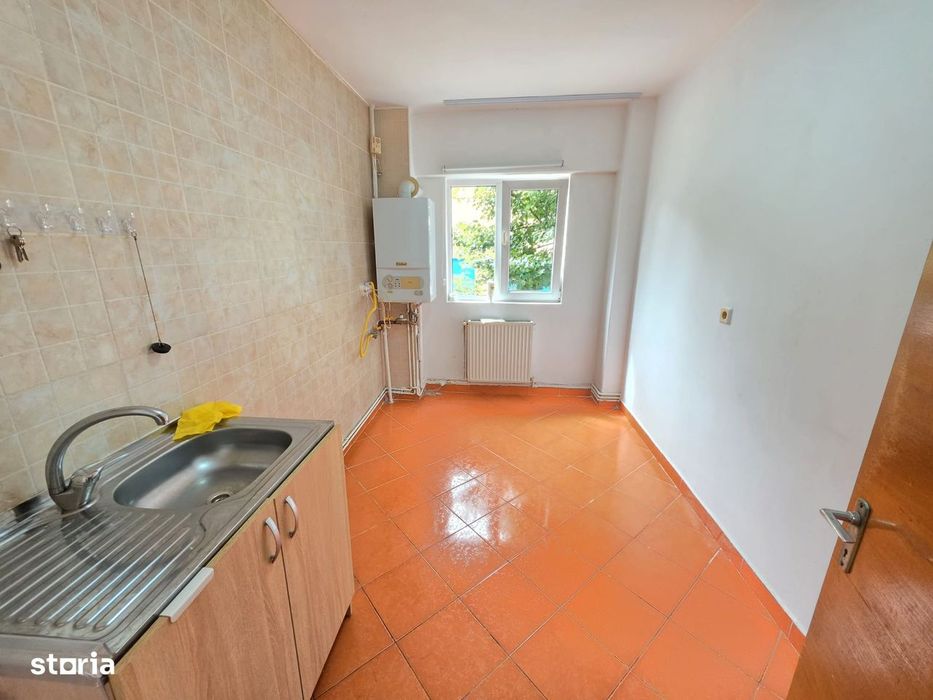 Chirie Apartament 2 Camere decomandat Centrul Civic Str.Toamnei Cec