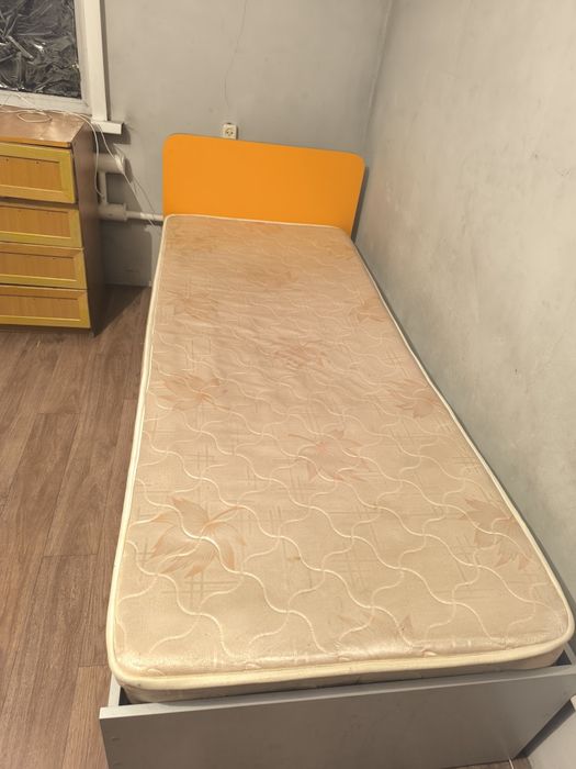 Срочно продам спальный детский гарнитур