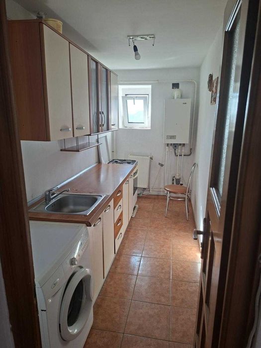 Închiriez apartament