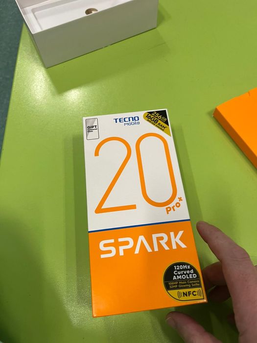 Vând telefon Tehno Spark 256 gb