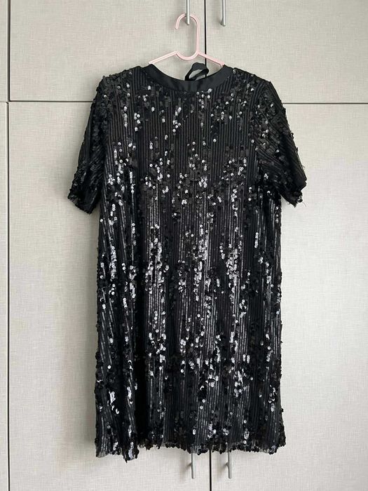 Рокля с пайети Zara, №М Дамски клин Alize, №XS Черно боди LeGer, №34